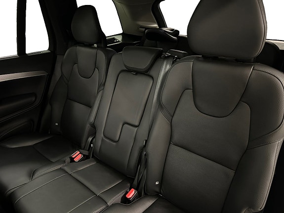 Volvo XC90 13 of 17