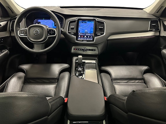 Volvo XC90 9 of 17