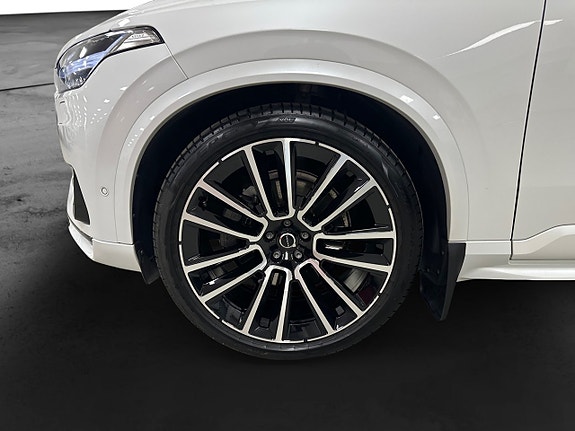 Volvo XC90 16 of 17