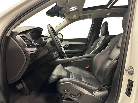 Volvo XC90 7 of 17