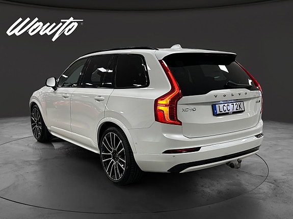 Volvo XC90 5 of 17