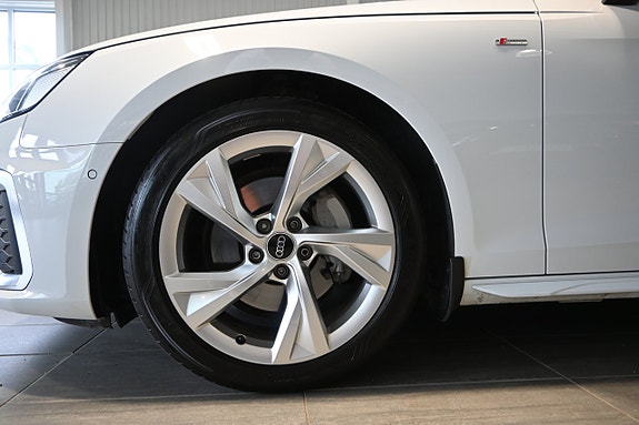 Audi A4 6 of 27