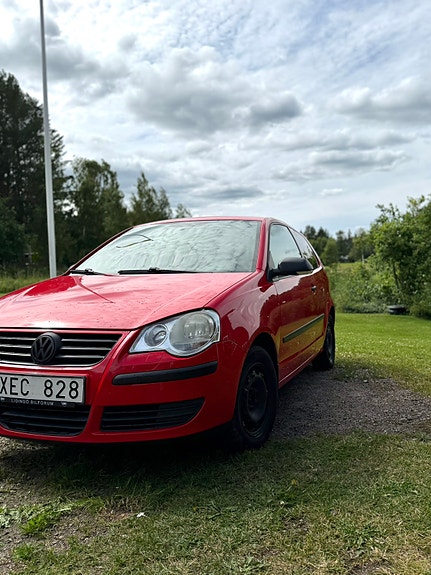Volkswagen Polo 2 of 10
