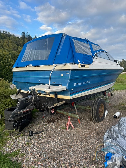 Bayliner 2152 Capri omc 3.0 höstpris 7 of 7