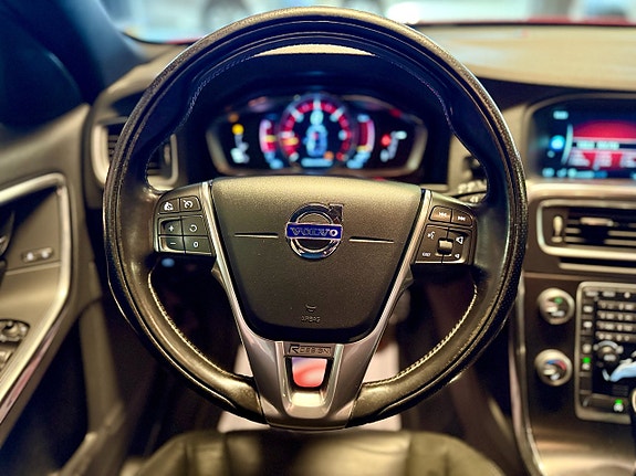 Volvo V60 17 of 19