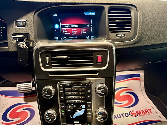 Volvo V60 12 of 19