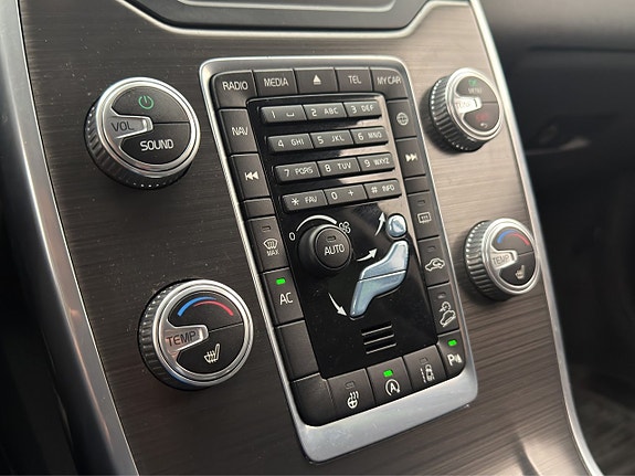 Volvo XC70 23 of 27