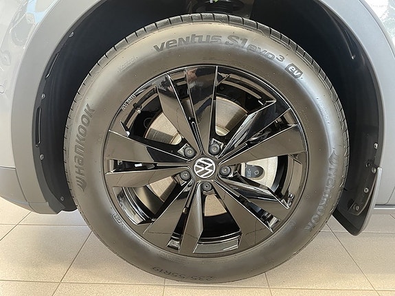 Volkswagen ID.4 8 of 24