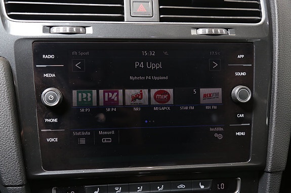 Volkswagen Golf Alltrack 21 of 30