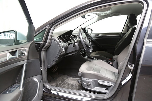 Volkswagen Golf Alltrack 9 of 30