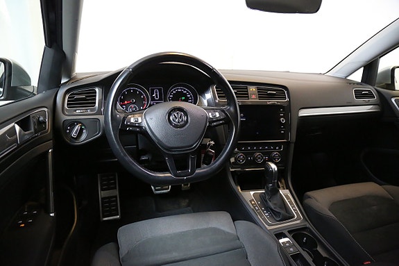 Volkswagen Golf Alltrack 13 of 30