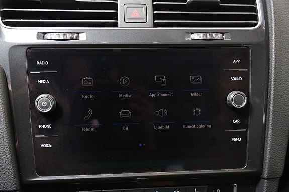 Volkswagen Golf Alltrack 22 of 30
