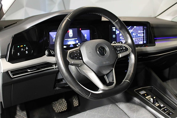 Volkswagen Golf VIII 14 of 24