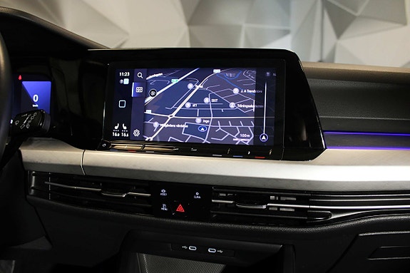 Volkswagen Golf VIII 15 of 24