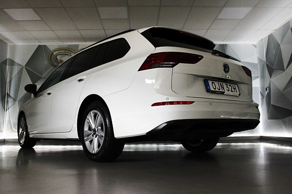 Volkswagen Golf VIII 7 of 24