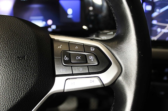 Volkswagen Golf VIII 19 of 24