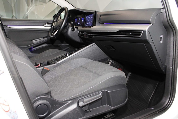 Volkswagen Golf VIII 12 of 24