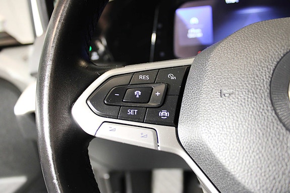 Volkswagen Golf VIII 18 of 24