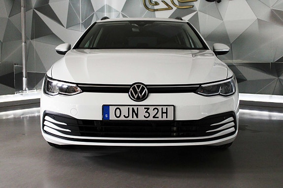 Volkswagen Golf VIII 9 of 24