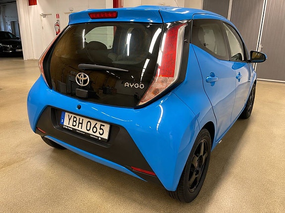 Toyota Aygo 3 of 24