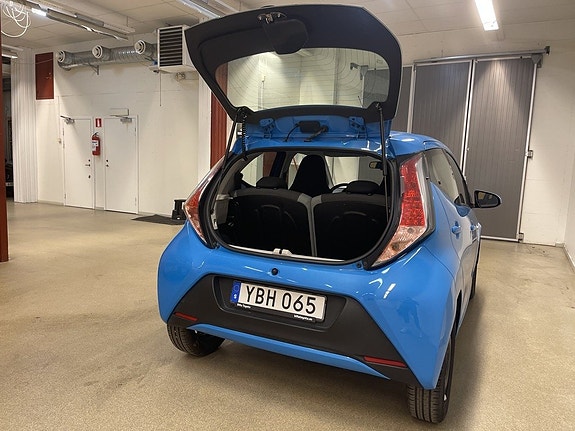 Toyota Aygo 5 of 24