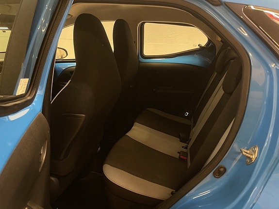 Toyota Aygo 6 of 24