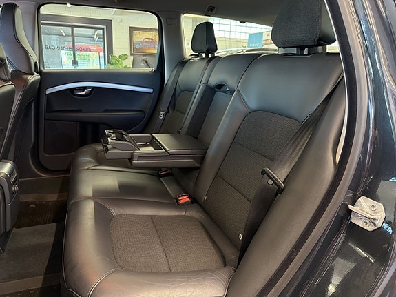 Volvo V70 17 of 27