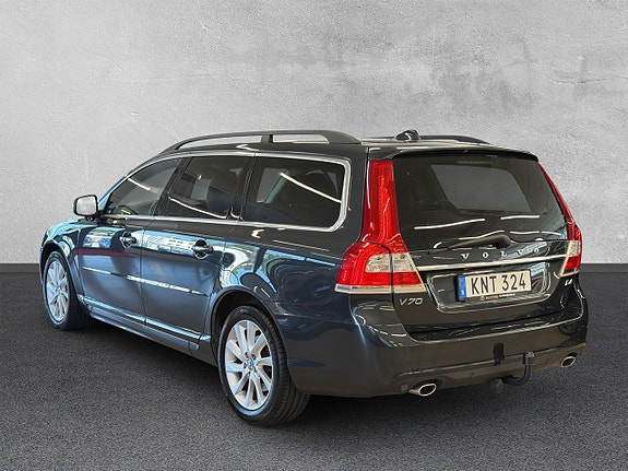 Volvo V70 3 of 27