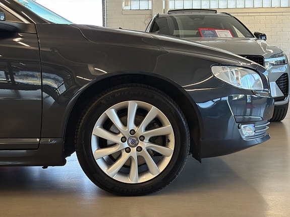 Volvo V70 13 of 27