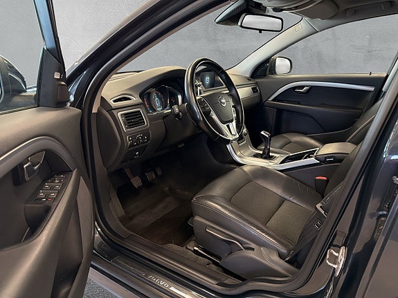 Volvo V70 10 of 27