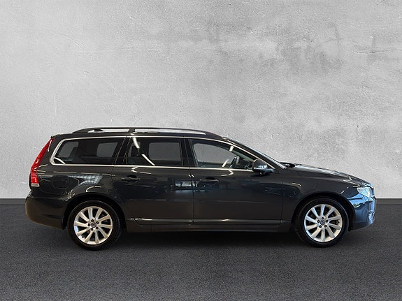 Volvo V70 6 of 27