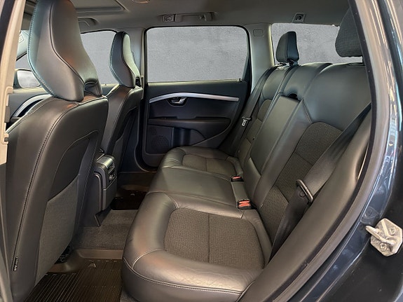 Volvo V70 11 of 27