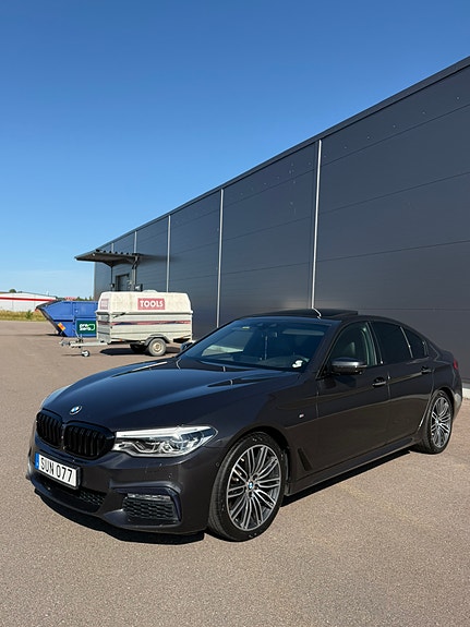BMW 530d 2 of 15