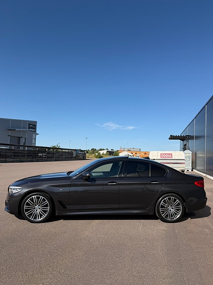 BMW 530d 3 of 15