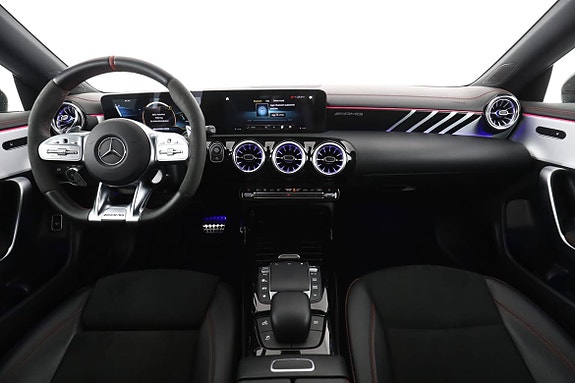 Mercedes-Benz CLA45 13 of 30