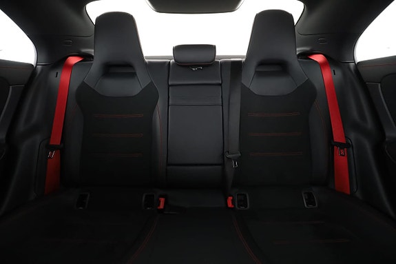 Mercedes-Benz CLA45 16 of 30