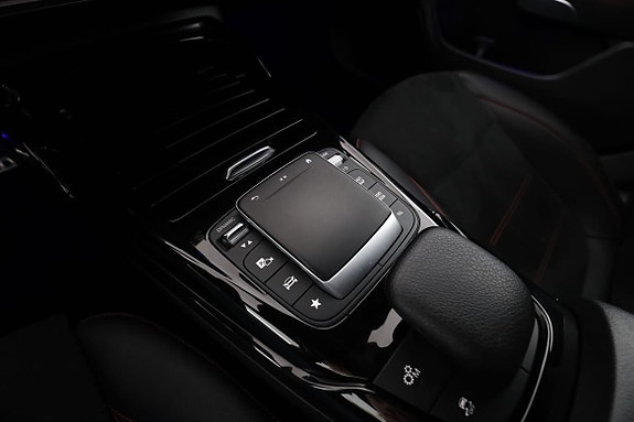 Mercedes-Benz CLA45 24 of 30