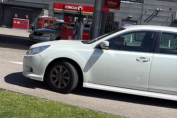 Subaru Legacy 4 of 6
