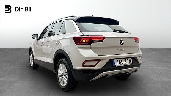 Volkswagen T-Roc 3 of 12