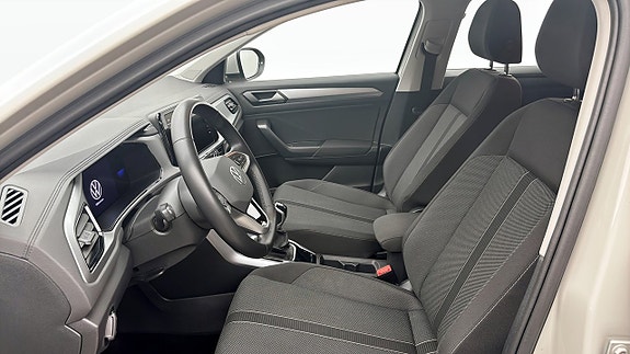 Volkswagen T-Roc 8 of 12