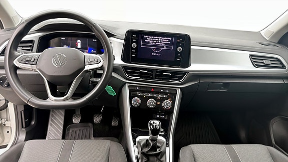 Volkswagen T-Roc 10 of 12