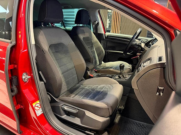 Volkswagen Golf VII 24 of 29