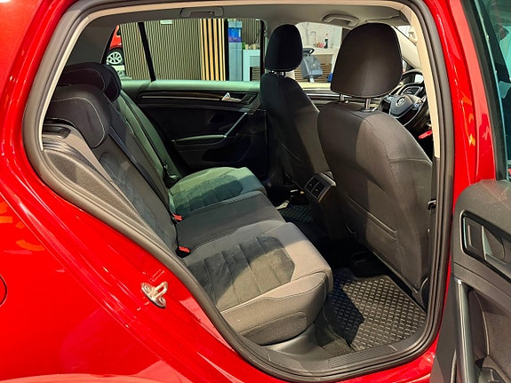Volkswagen Golf VII 22 of 29