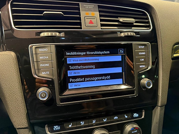 Volkswagen Golf VII 17 of 29