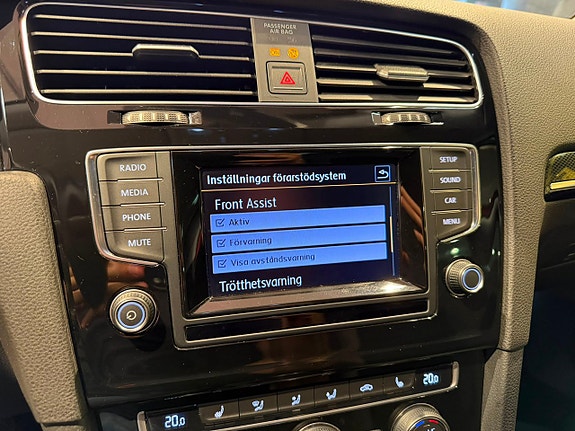 Volkswagen Golf VII 16 of 29