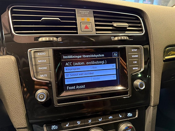 Volkswagen Golf VII 15 of 29