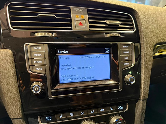 Volkswagen Golf VII 18 of 29