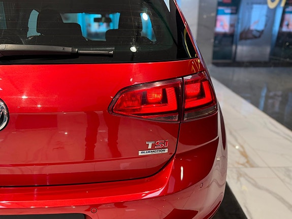 Volkswagen Golf VII 27 of 29