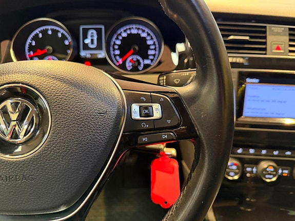 Volkswagen Golf VII 13 of 29