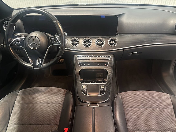 Mercedes-Benz E200 7 of 19